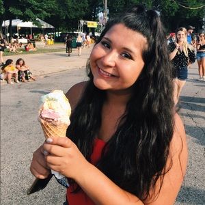 Meet your Posher, Steph